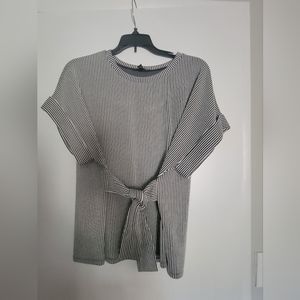 🎀Express Tie-waist blouse🎀